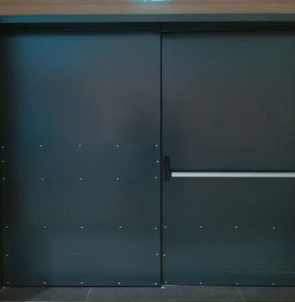 Çift Kanat Yangın Çıkış Kapısı